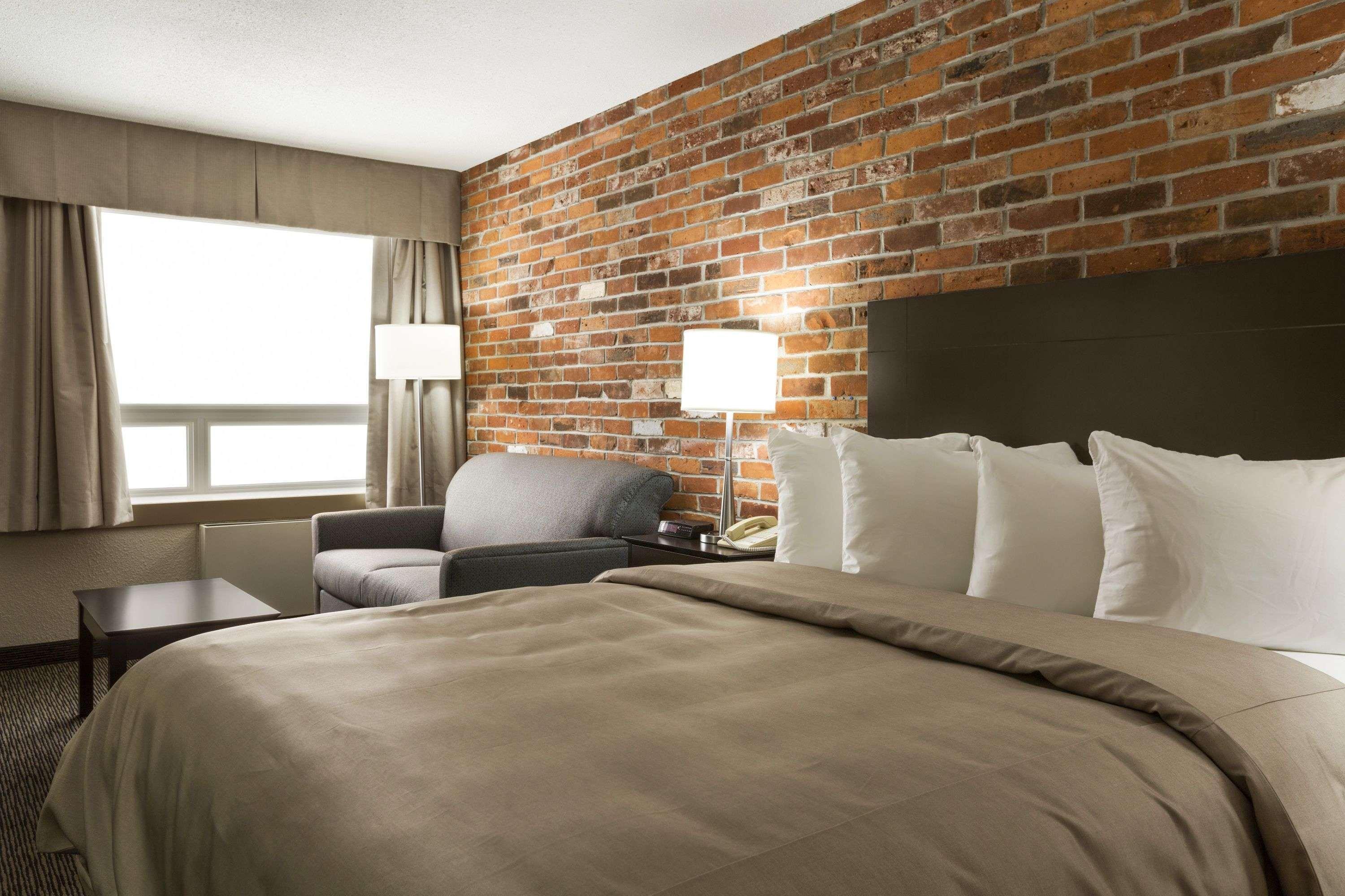 Super 8 By Wyndham Timmins On Hotel Exterior photo