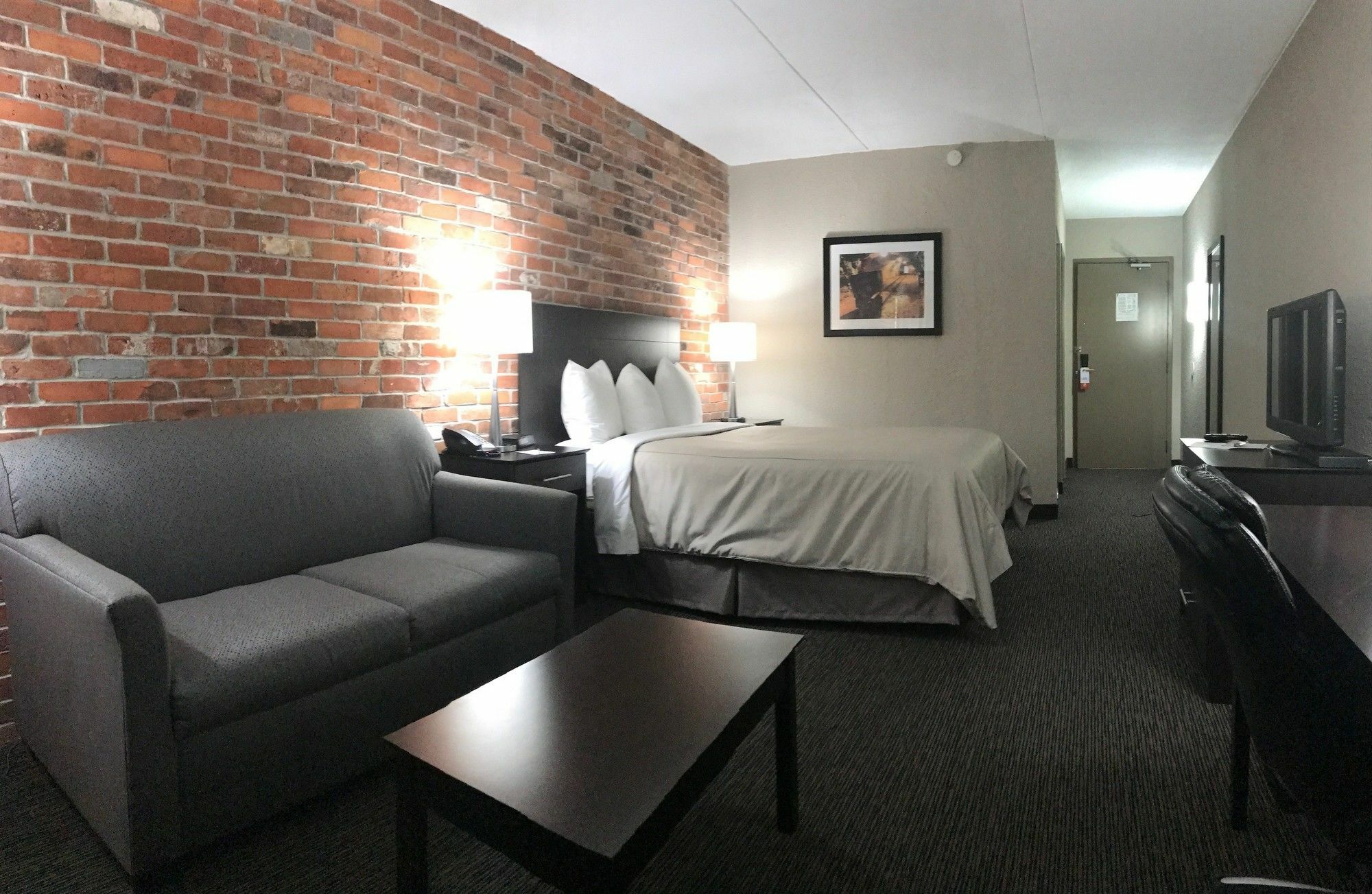 Super 8 By Wyndham Timmins On Hotel Exterior photo